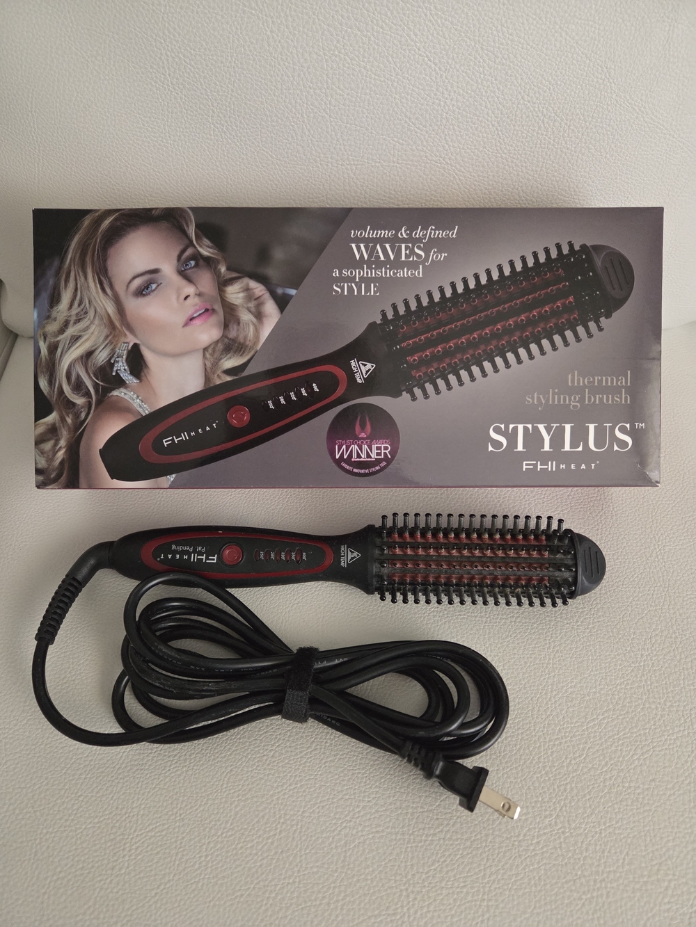 STYLUS Black and Red Thermal Styling Brush